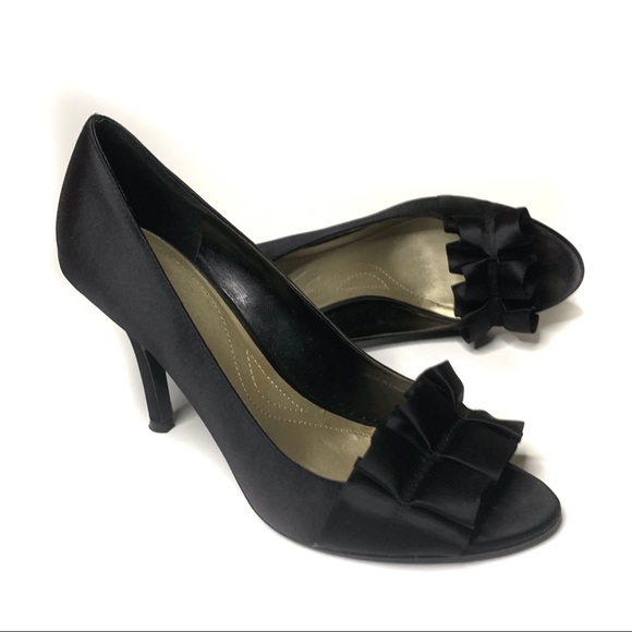Tahari Black Sloan Satin Ruffle Peep Toe Heels Pumps - Picture 2 of 7